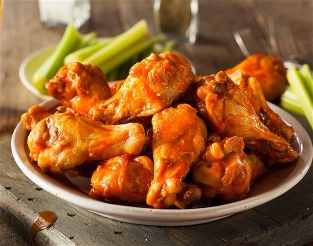 WINGS AND FRIES 10 PCS.